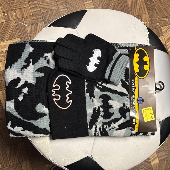 Kids Batman Winter Hat, Glove, & Scarf Set - Picture 1 of 2